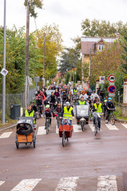 Traversée de l'avenue de la Forêt, let's roll again !
